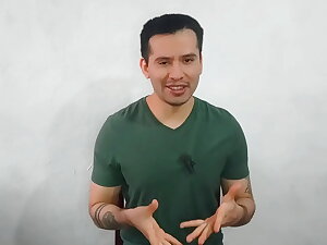 Joven virgen le da sexo oral por primera vez al compañero dotado 21cm musculoso del trabajo en la oficina! Casi los atan . Relato sexual