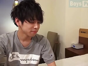 初登場アパレル店員のノンケが女優を相手にプリケツ振って生ハメ！w