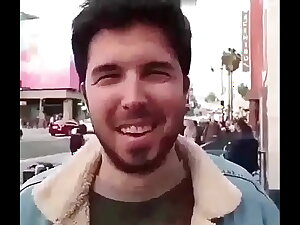 Asiático coje por dinero