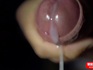 Very large cock head cums