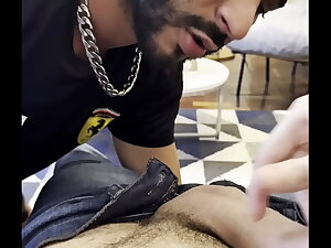 descobri que o filho do meu vizinho tinha uma mega rola