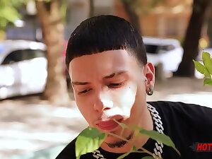 Dando pro famosinho da minha rua!